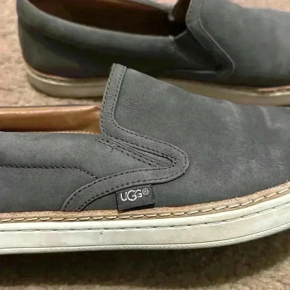 Ugg suede slip on shoes - Picture 2 of 6
